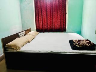 Alkapuri Guest House - 6