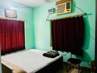 Alkapuri Guest House - 5
