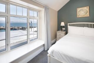 Salty Dog Restaurant, Pub & Guesthouse - 2
