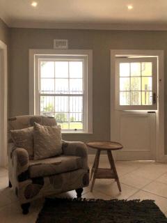 Essio's Garden Apartment, Simons Town South Africa - 1