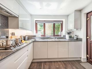 3 Bed in Winfrith Newburgh DC108 - 9
