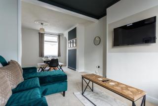 Stockton 3-bed Family & Contractor Stay - 0
