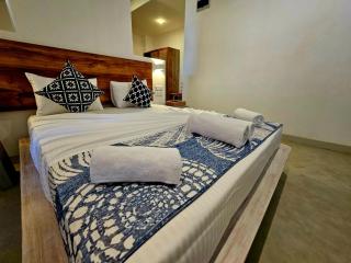 Solara Beach House - 2