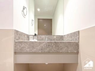 Skyline Elegance, Fountain View 3BR in Downtown - 7