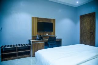 Le Mehol Hotel and Suites - 1