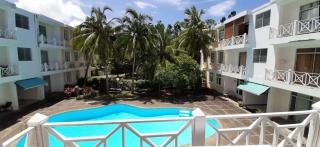 Spacious Apartment with Pool in Blue Bay - 0
