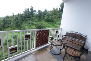 Kafal Pako Resort - Luxury Mountain View Stay in Mukteshwar - 1