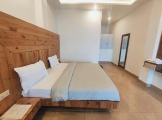 Voga View Hotel and Restro - 7