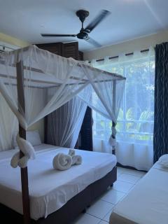 Lido Resort - 8