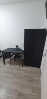 Affordable 5-BR Shared Apartment / Enkplatz U3 Getaway - 2