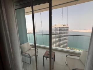 Urban Retreat - Premium Stay - Gym & Pool Access - 1
