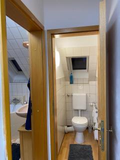 1 bedroom with private bathroom - 4