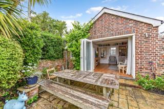 5 Coastguard Cottage and Wash House, West Wittering - 6