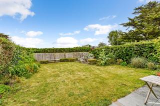 5 Coastguard Cottage and Wash House, West Wittering - 3