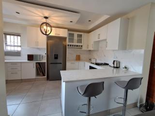 Woodlands Luxury - 2