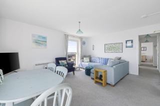 50 Seagate Court - 6