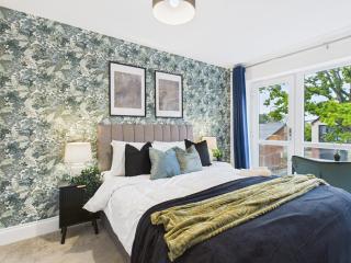 NEW No5 Saxon Way by Signature Stays - 3