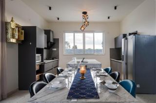 Crystal Blue Villa by StayJadePrivatePoolVegFood - 1