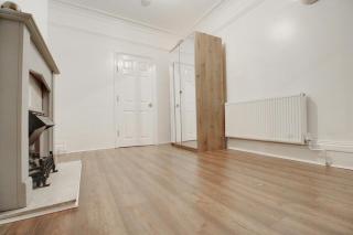 House 10 mins walking distance to Railway station - 7