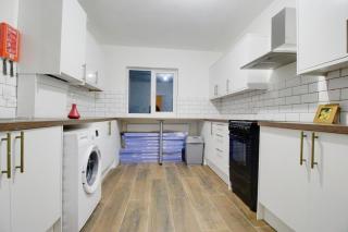 House 10 mins walking distance to Railway station - 5