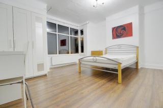 House 10 mins walking distance to Railway station - 3