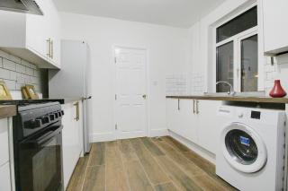 House 10 mins walking distance to Railway station - 2