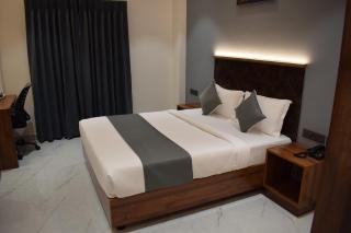 Hotel Skyview - 8