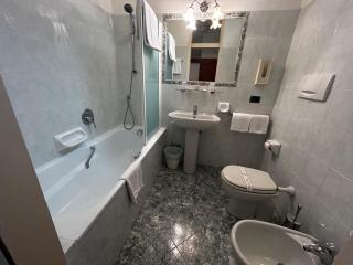 Hotel Select - SantʼIlario dʼEnza - 4