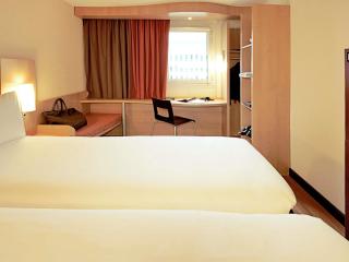 Hotel ibis Lisboa Jose Malhoa - 1