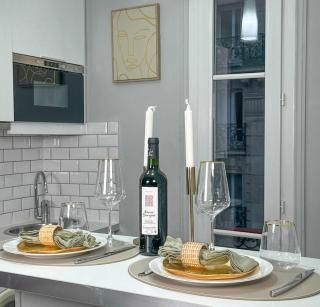 Stunning Apartment near Eiffel Tower - 1