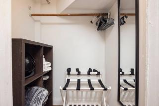 Eagle's Landing - Logan Airport - 3