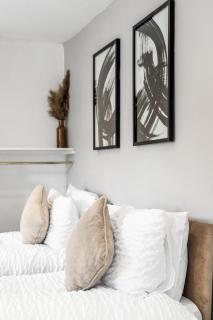 Monthly Stays at London Road By Azzurri Properties Short Lets & Serviced Accommodation Brighton, Sleeps 6 - 9