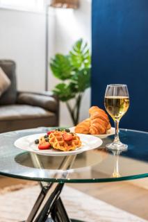 Monthly Stays at London Road By Azzurri Properties Short Lets & Serviced Accommodation Brighton, Sleeps 6 - 2