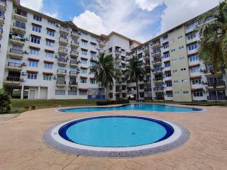 Iris 2 Bedroom Pool View Balcony - 5