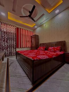 Spacious 4BHK house in the heart of the city - 7