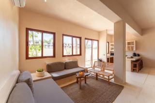 Luxe Ground-Floor 3BR Jungle Haven with Plunge Pool - 8