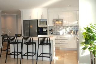 Modern Family Golf Lodge in Winelands Paradise - 7