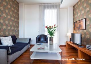 Inside Barcelona Apartments Mercat - 2