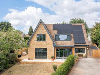Pass the Keys Stunning home with private parking in Bath - 0