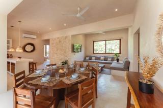 Stylish 3BR Penthouse Haven with Plunge Pool Private Rooftop Pool & Jungle Panorama - 8
