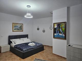 Heart of Tirana Stay - 3