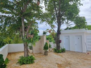 Mireyas Sweet Escape with private Jacuzzi - 2