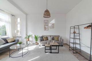 SpaceStays Apartment For 6 - 8