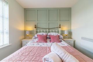 Stylish York flat with private parking - 8