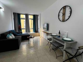 Piso completo a pocos metros de la playa - 0