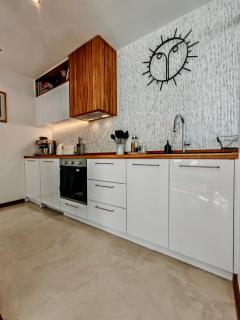 Newly renovated, central, secure 3 bedroom apartment with seaviews & ACs! - Città del Capo - 5