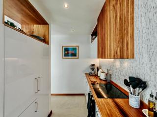 Newly renovated, central, secure 3 bedroom apartment with seaviews & ACs! - Città del Capo - 4
