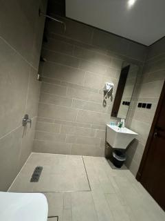 Modern Apartment 2p , Self Entry - 5