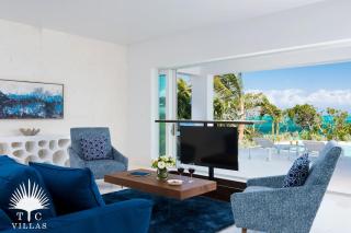 TC Villas -Beachfront Villa Sandcastle -Right on Smith Reef! - 4