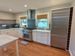 Stylish Durham Retreat - Walkable Sleeps 6 - 9